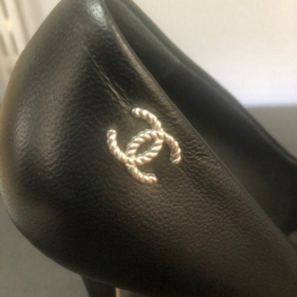 Chanel Lambskin Black Pumps size 38, 7.5 US - Picture 10 of 16
